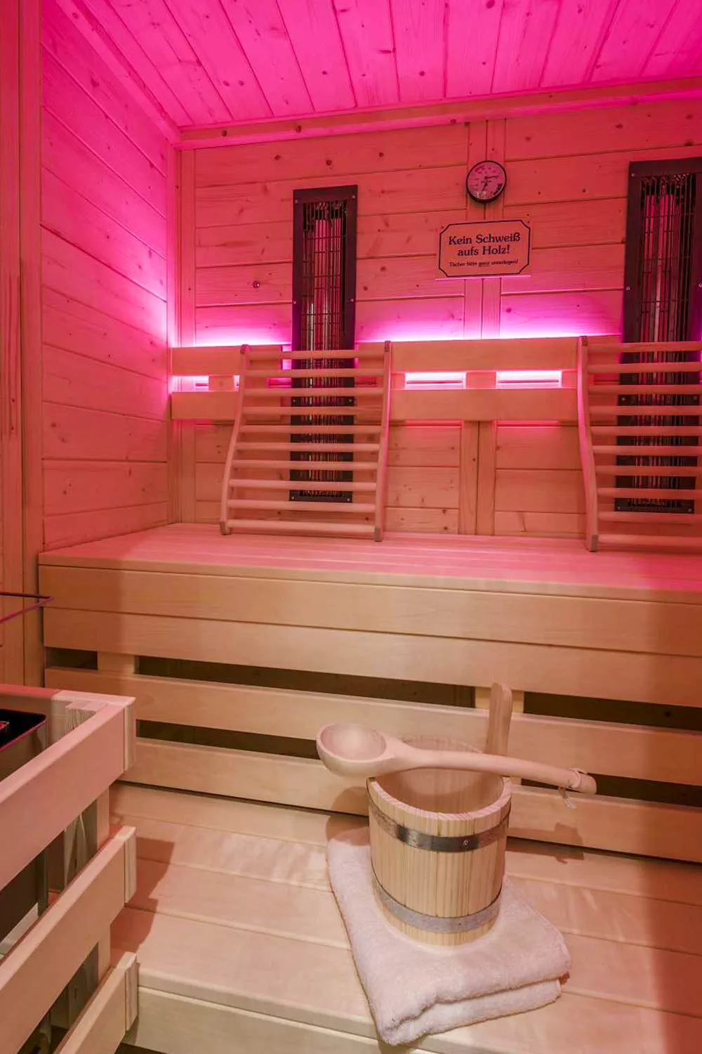 Wellness in der Sauna genießen Genussvoll aufwärmen nach dem Wintersport